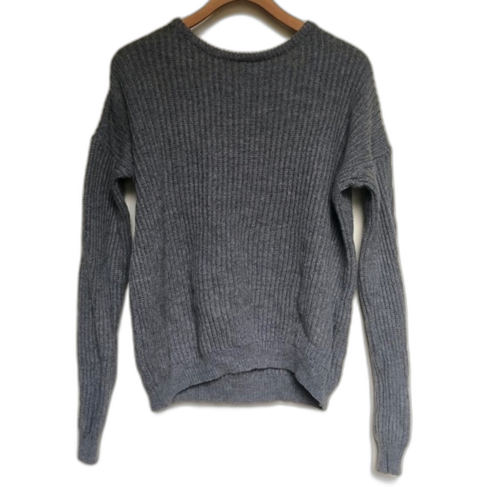 Brandy Melville Grey Cable Knit Sweater One Size Casual Comfy Minimalist